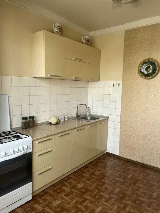 Продается 2-комнатная квартира − 64 м²