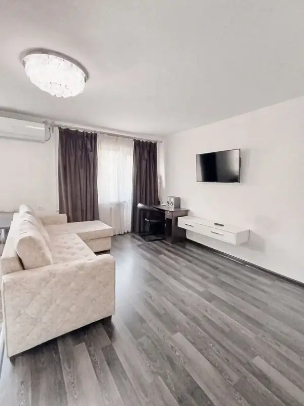2-комнатная квартира − 50 м², 3/5 этаж