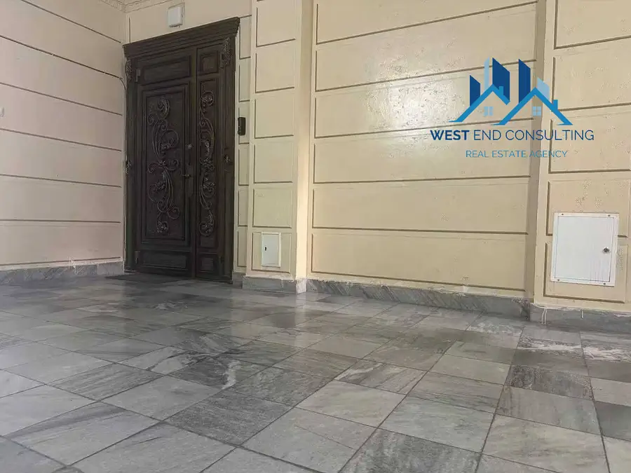 Ijaraga 4 xonali kvartira − 210 m²