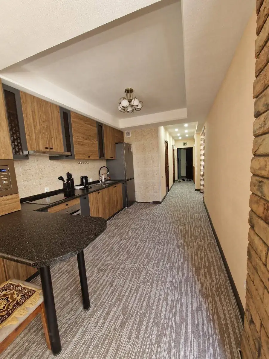 2 xonali kvartira sotiladi − 70 m²