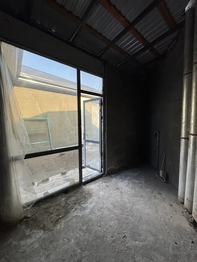 Продается Более 5-комнатная квартира − 157 м²