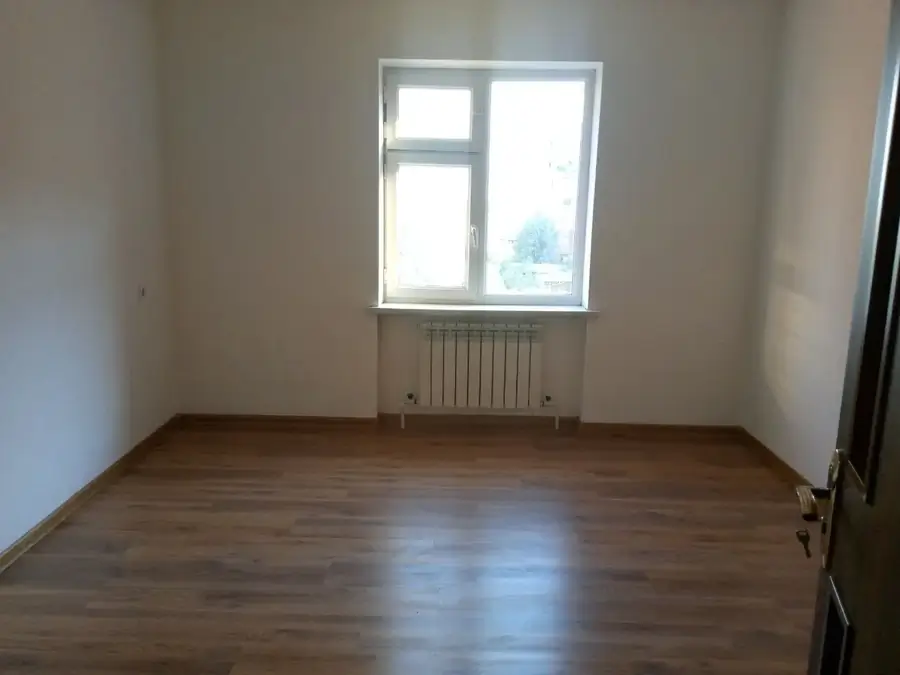 Сдается 2-комнатная квартира − 58 м²