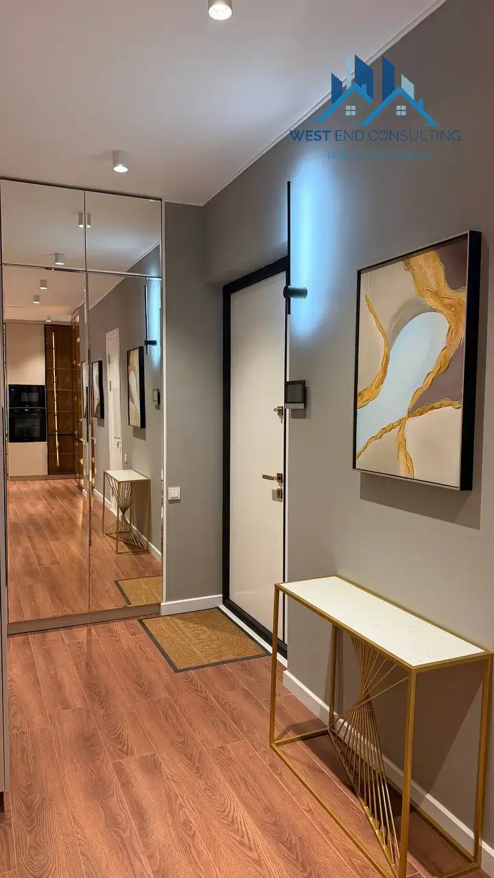 Продается 2-комнатная квартира − 85 м²