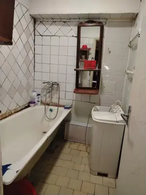4 xonali kvartira sotiladi − 100 m²