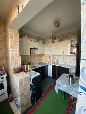 1 xonali kvartira sotiladi − 42 m²