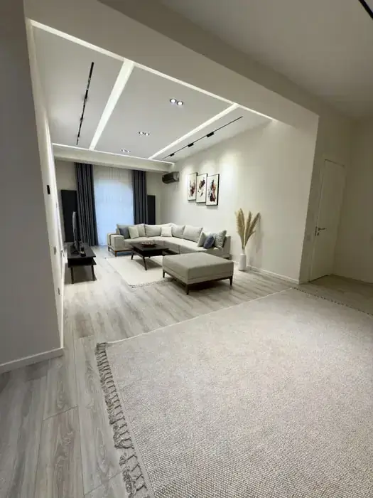 Продается 2-комнатная квартира − 83 м²