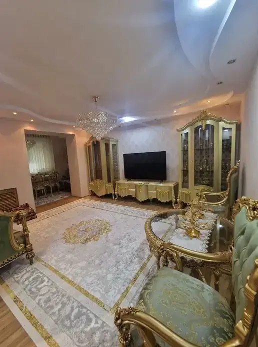 3 xonali kvartira sotiladi − 79 m²