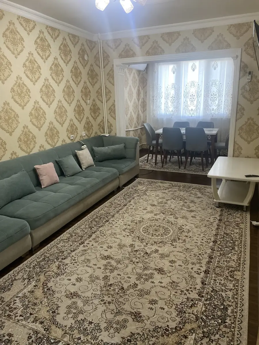 Продается 2-комнатная квартира − 65 м²