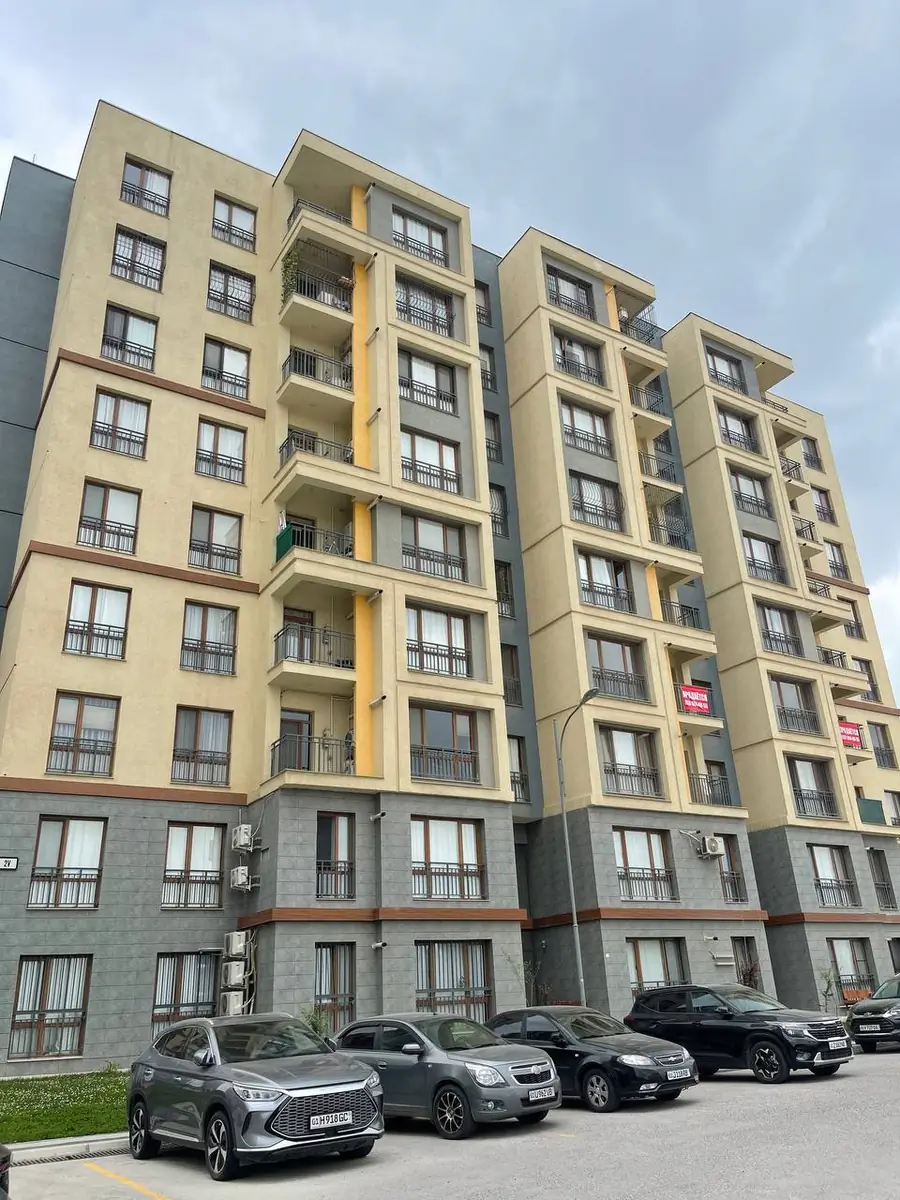 Продается 4-комнатная квартира − 103 м²