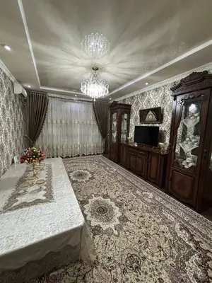 3 xonali kvartira sotiladi − 68 m²