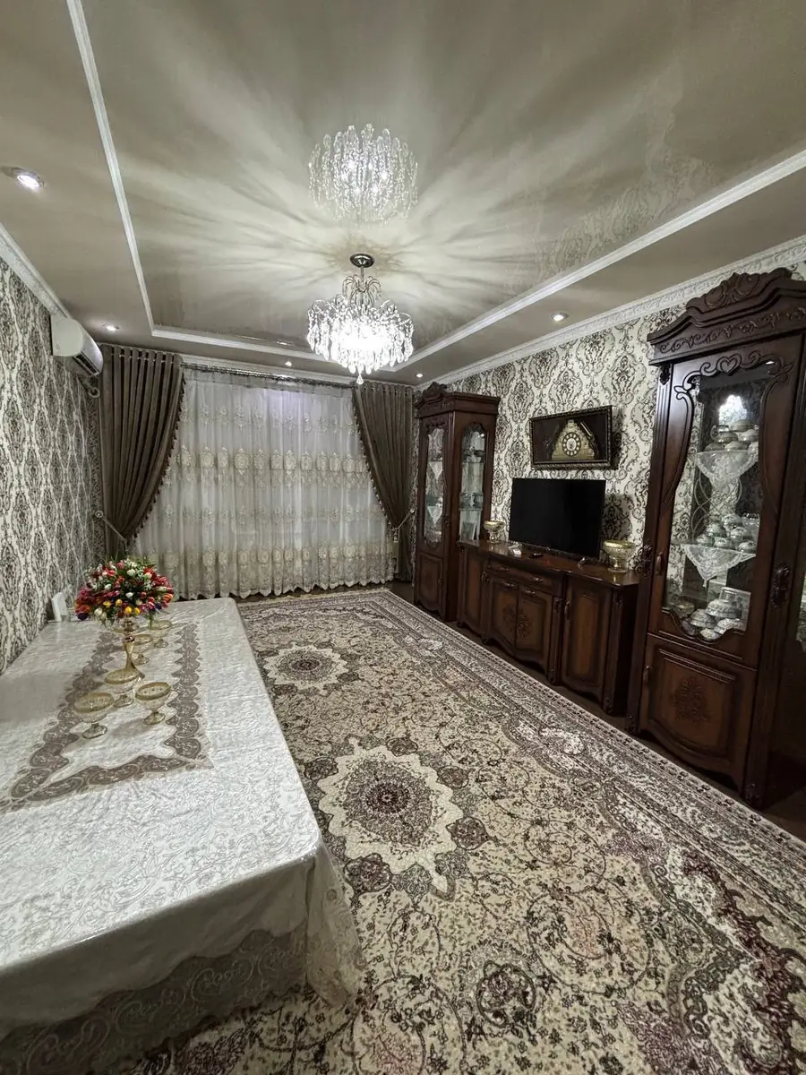 3 xonali kvartira sotiladi − 68 m²