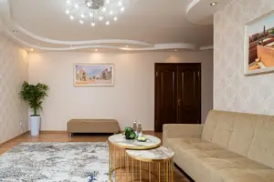 Посуточно 2-комнатная квартира − 85 м²