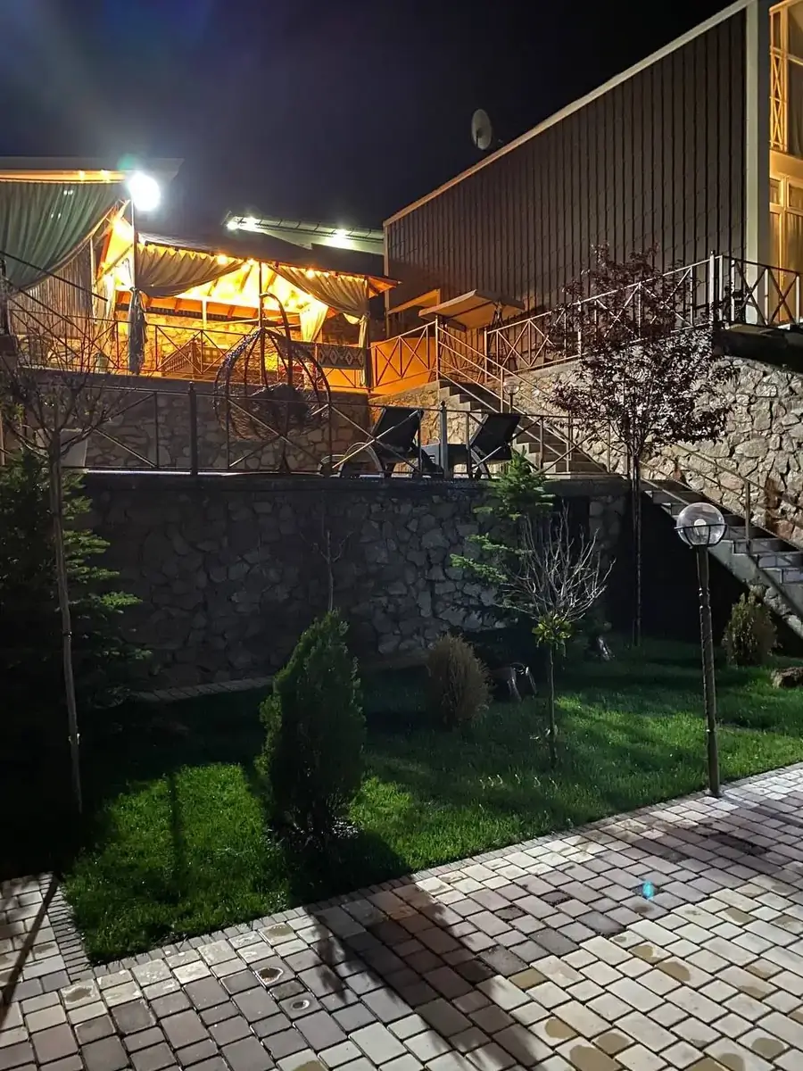 2-этажный дом − 80 м², 5 сот.