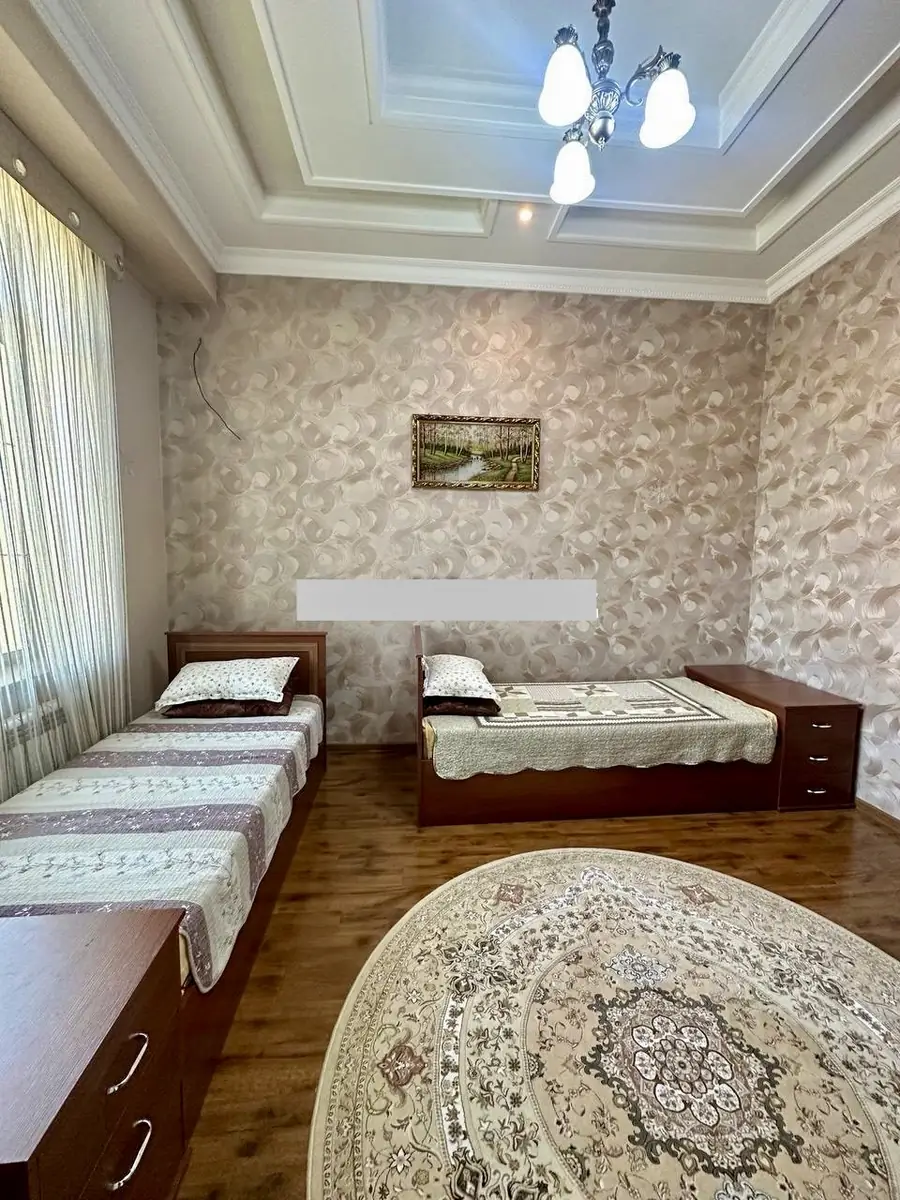 Продается 3-этажный дом − 450 м²