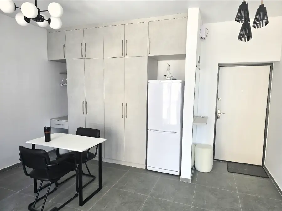 1 xonali kvartira sotiladi − 26 m²
