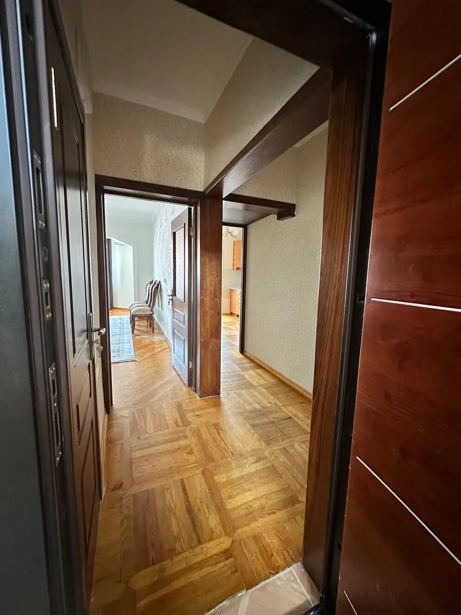 Продается 2-комнатная квартира − 66.5 м²