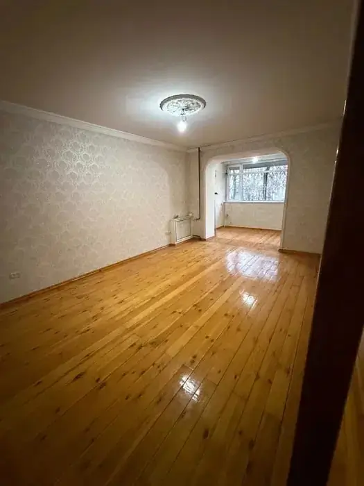 3 xonali kvartira sotiladi − 83 m²