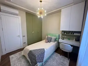 3 xonali kvartira sotiladi − 73 m²