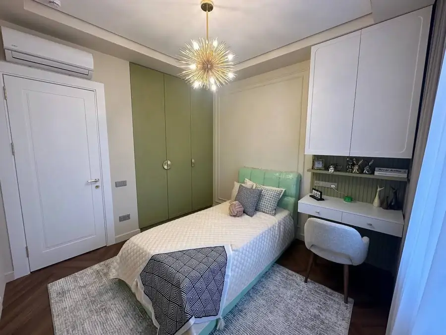 3 xonali kvartira sotiladi − 73 m²