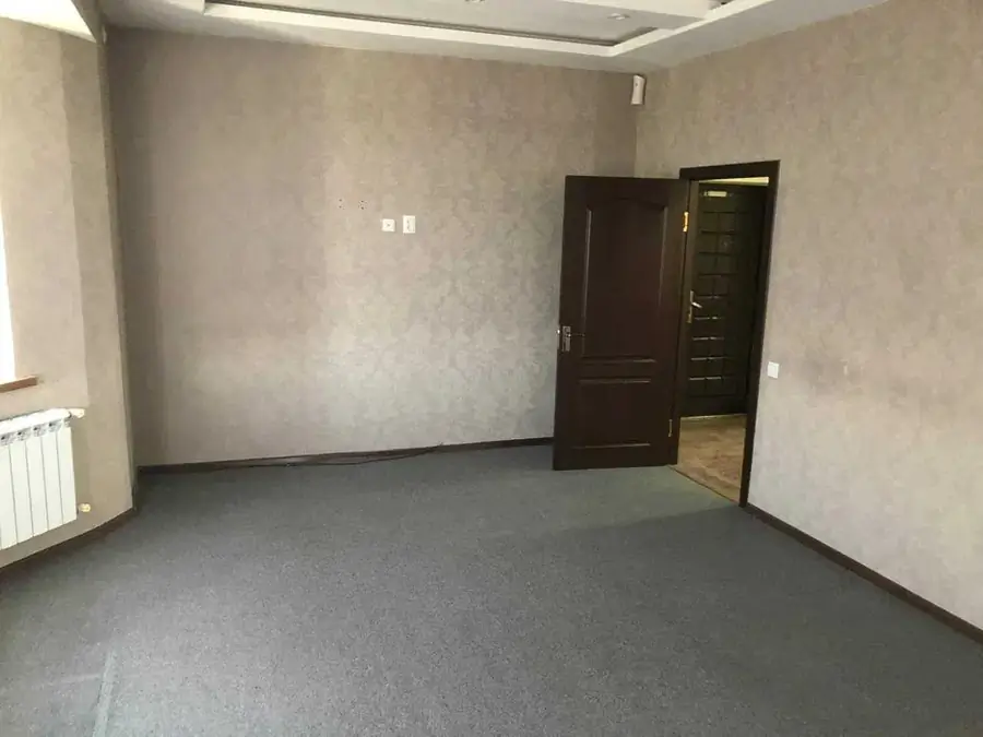 Ijaraga ofis − 186 m²