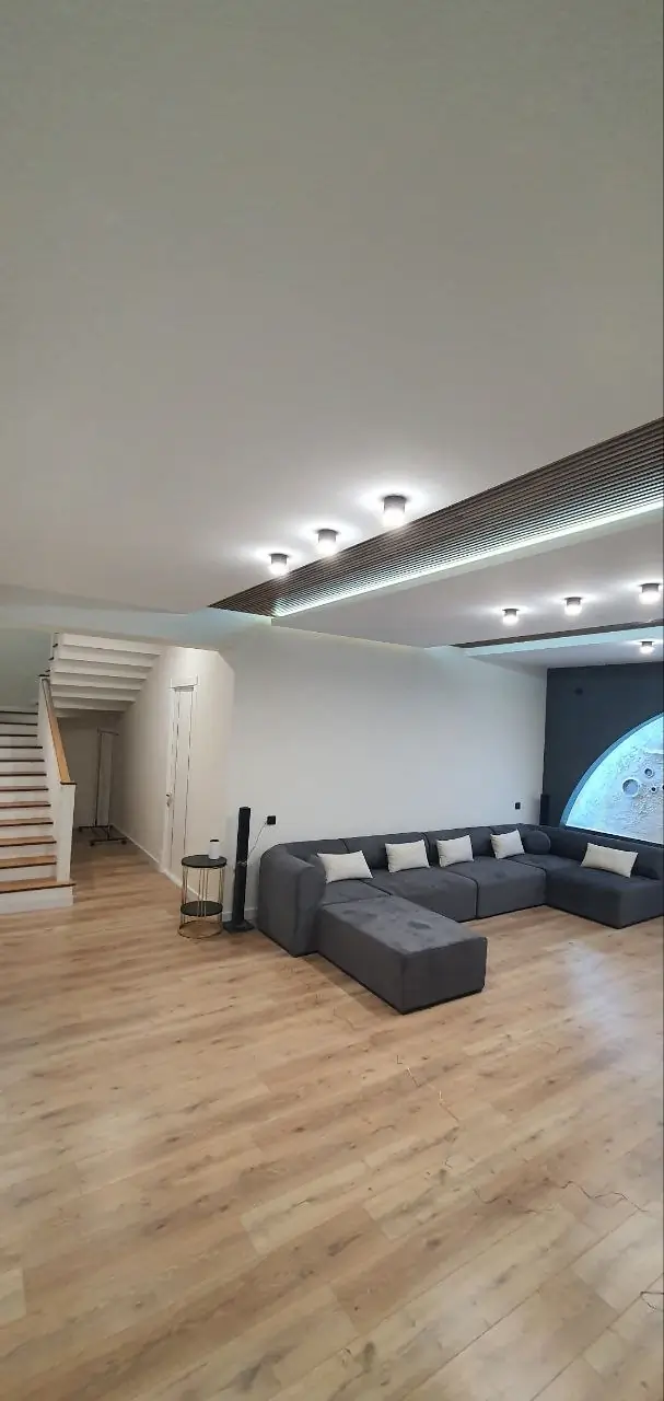 Ijaraga 2 qavatli uy − 200 m²