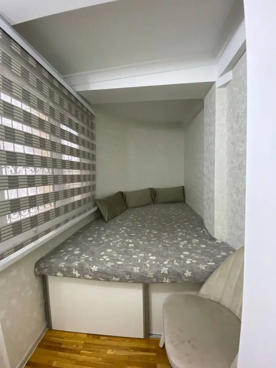 Более 5 xonali kvartira sotiladi − 160 m²