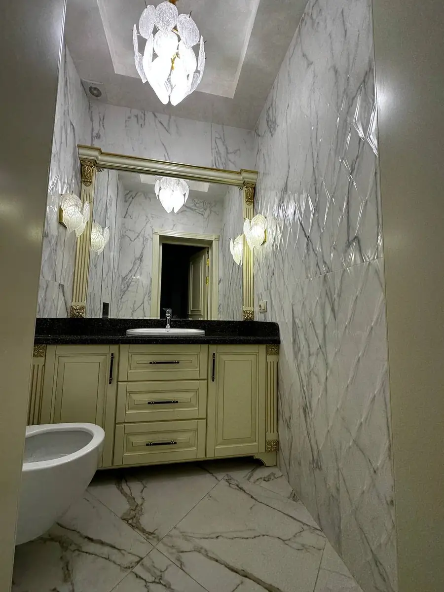 3 qavatli uy sotiladi − 450 m²