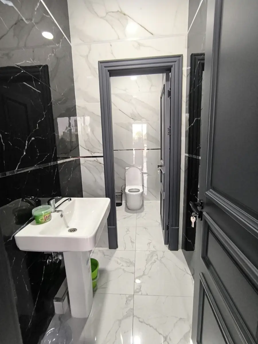 Ijaraga ofis − 1080 m²