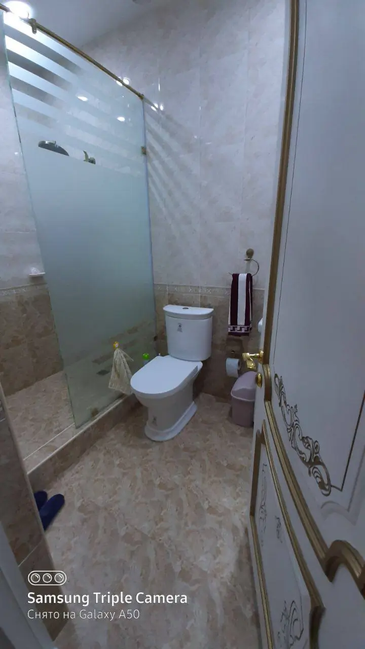 Сдается 2-этажный дом − 250 м²