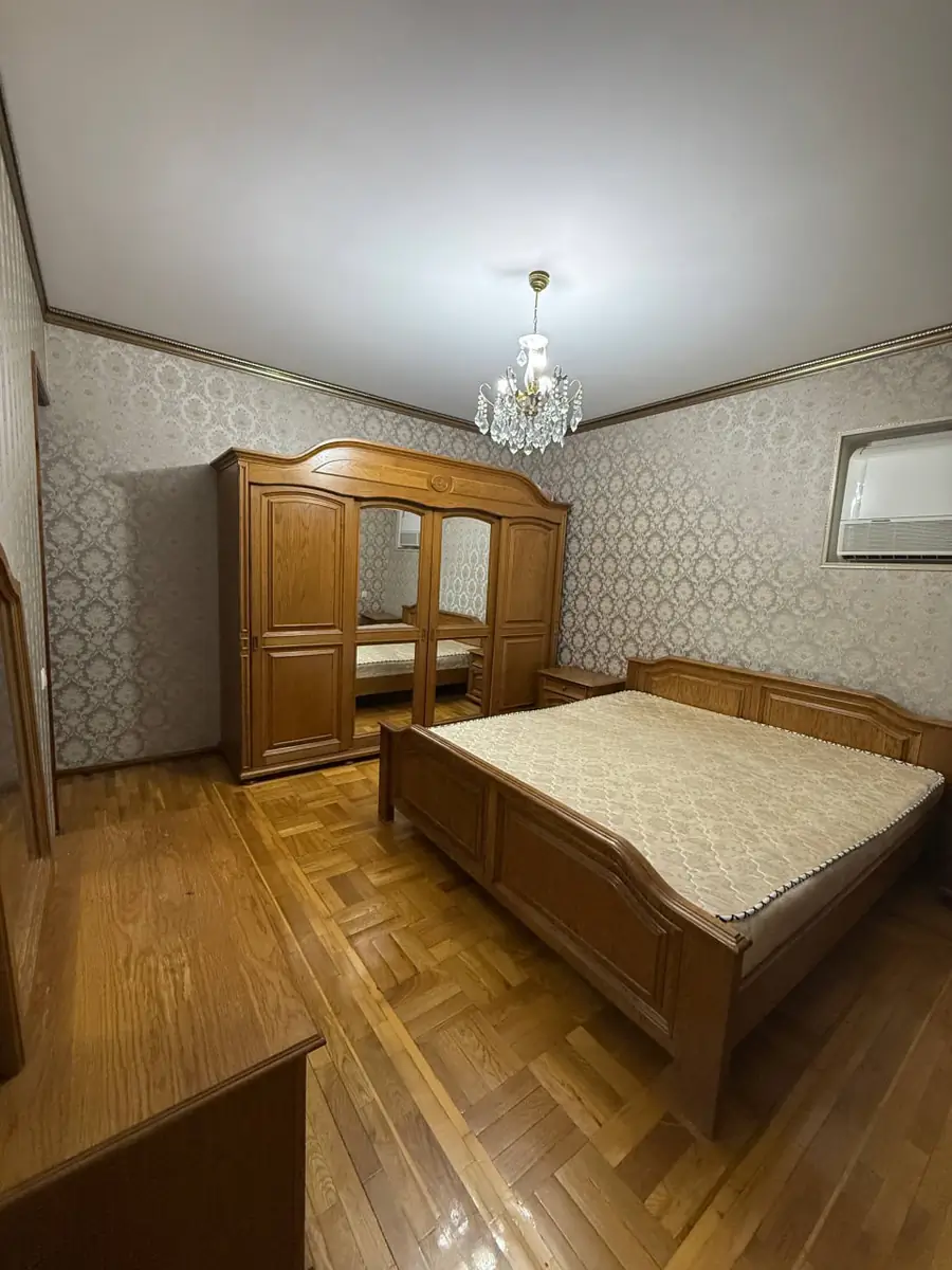 Продается 4-комнатная квартира − 124 м²