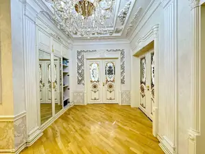 Более 5-комнатная квартира − 330 м², 6/9 этаж