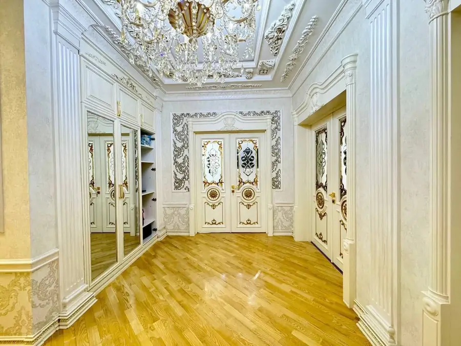 Ijaraga 5 dan ortiq xonali kvartira − 330 m²