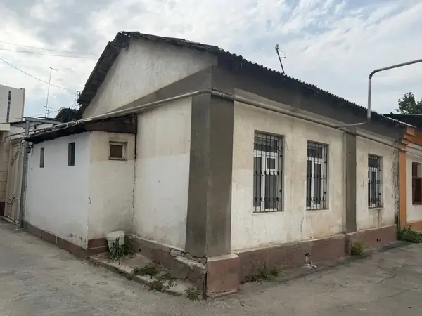 1-этажный дом − 200 м², 2 сот.