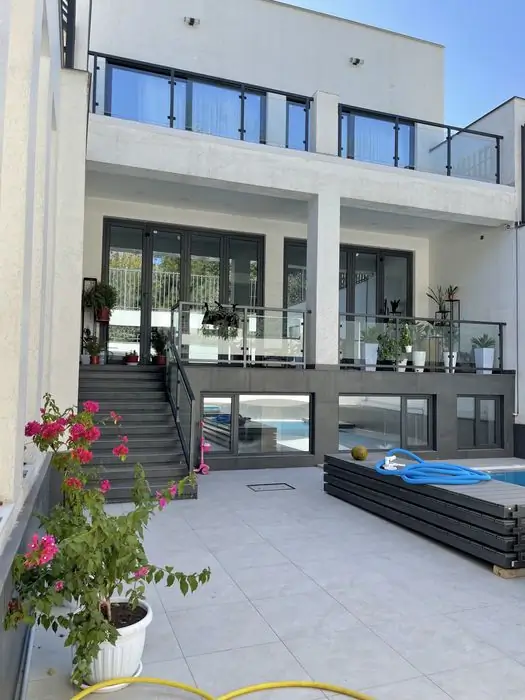 Ijaraga 3 qavatli uy − 200 m²