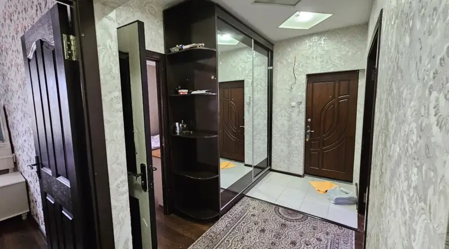 3 xonali kvartira sotiladi − 98 m²