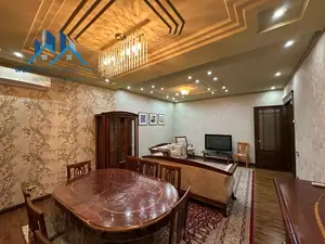 Сдается Более 5-комнатная квартира − 160 м²