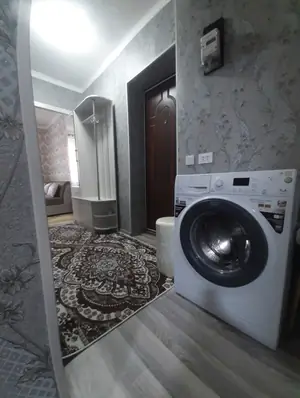 Сдается 2-комнатная квартира − 65 м²