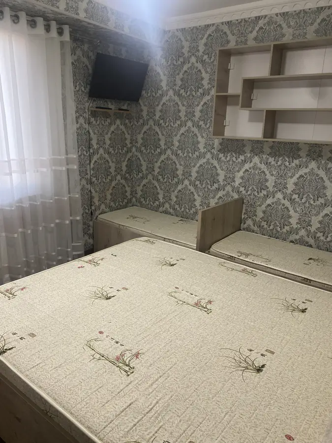 Продается 2-комнатная квартира − 65 м²