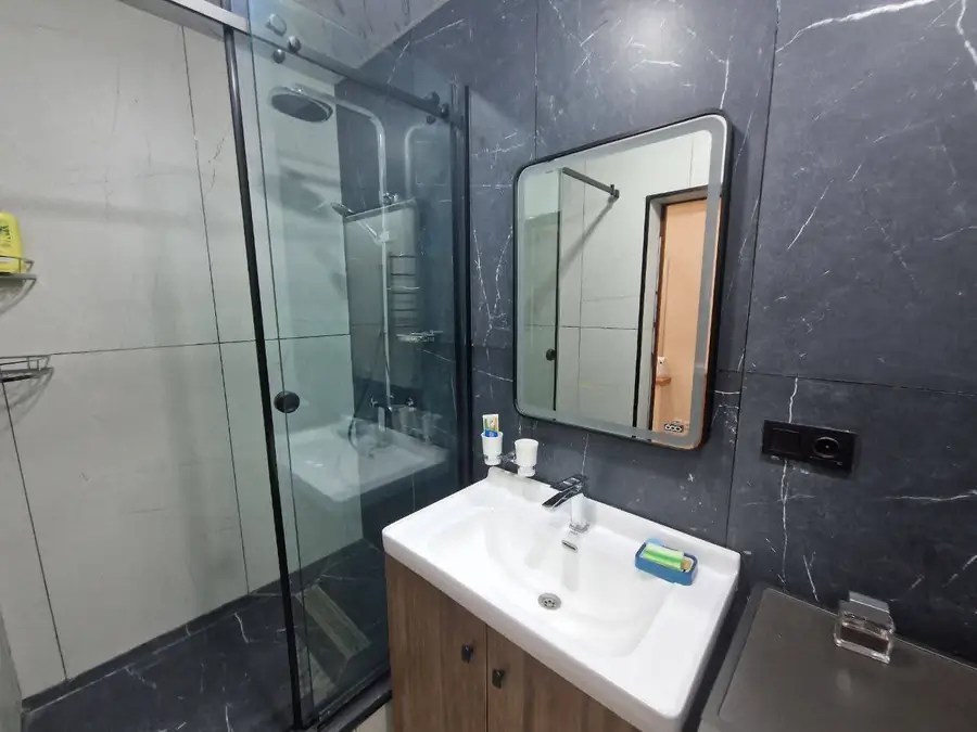 2 xonali kvartira sotiladi − 70 m²
