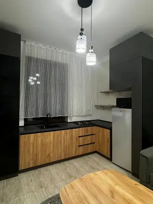 Сдается 3-комнатная квартира − 94 м²