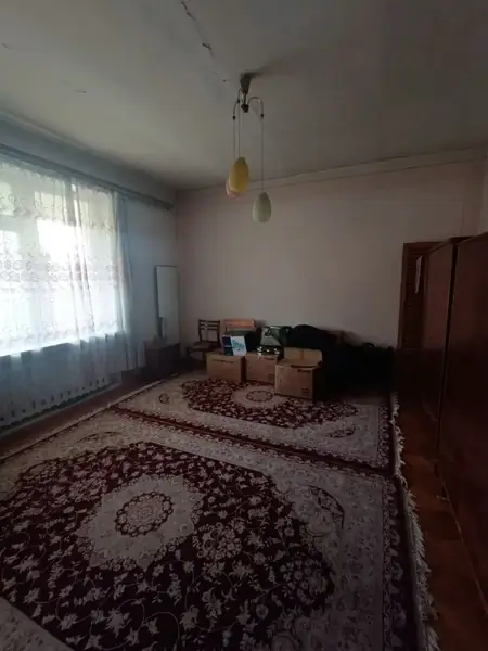 5 dan ortiq xonali kvartira − 130 m², 4/5 qavat