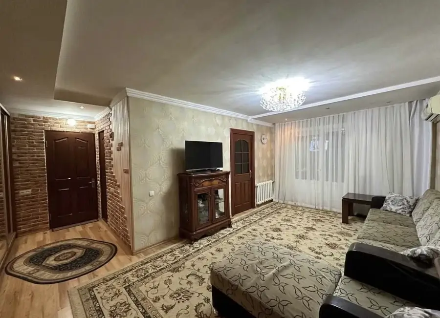 Продается 3-комнатная квартира − 67 м²