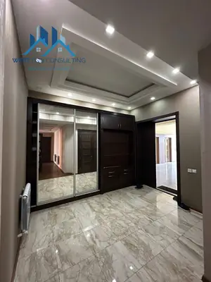 Сдается 3-комнатная квартира − 160 м²