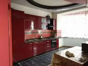 4 xonali kvartira − 150 m², 4/8 qavat