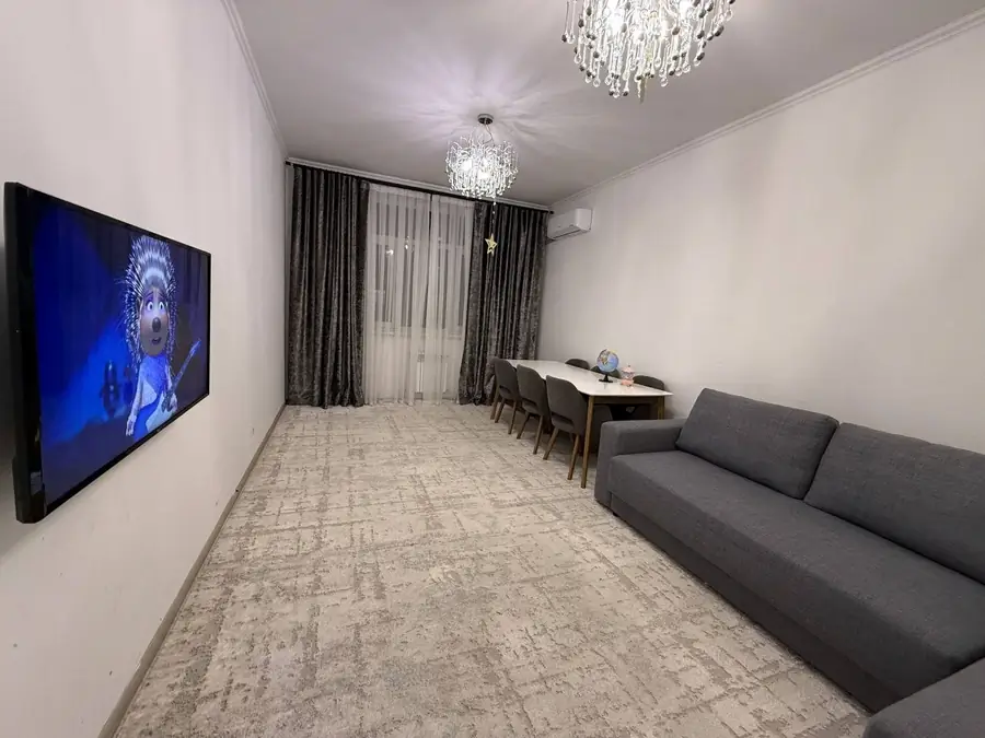 3 xonali kvartira sotiladi − 75 m²