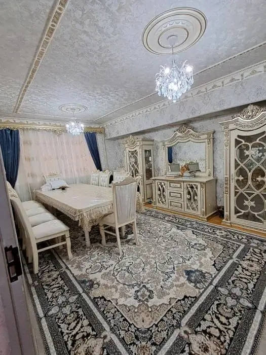 4 xonali kvartira sotiladi − 96 m²