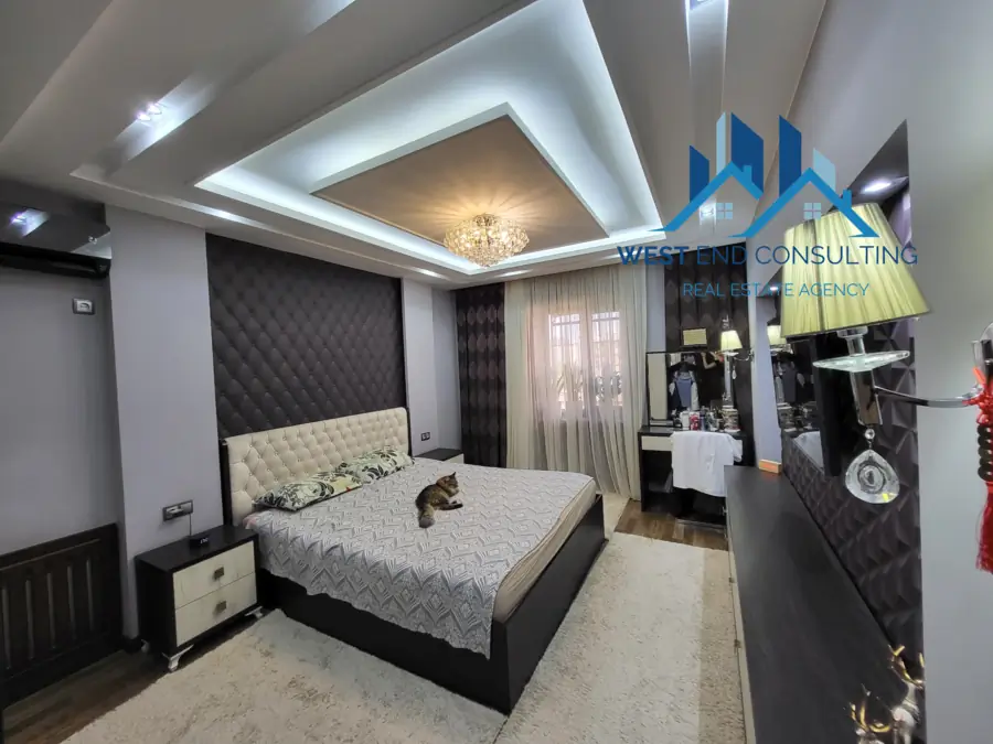 4 xonali kvartira sotiladi − 150 m²