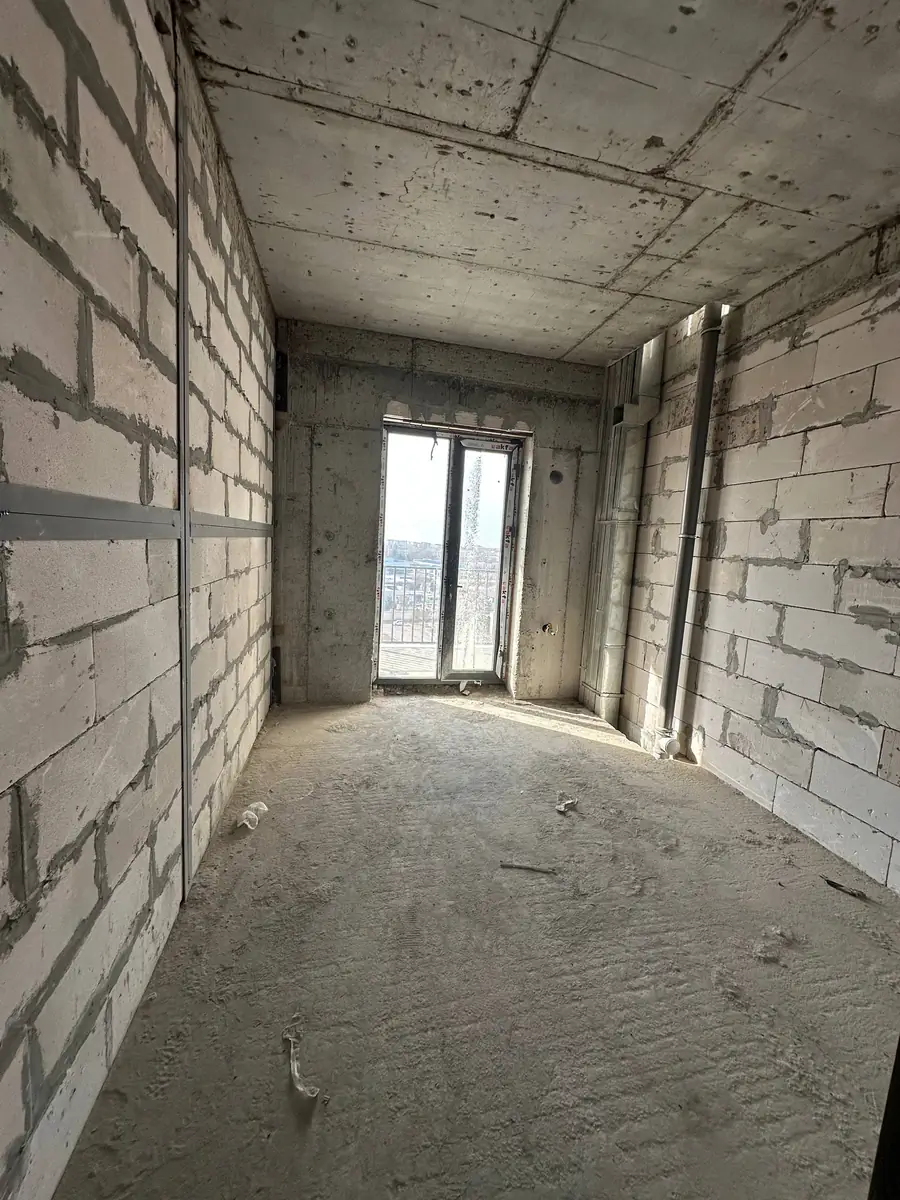 1 xonali kvartira sotiladi − 48 m²