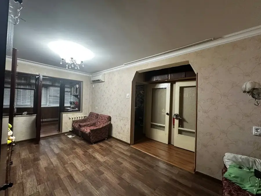 2 xonali kvartira sotiladi − 42 m²