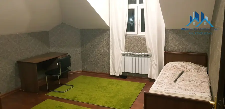 Ijaraga 3 qavatli uy − 350 m²